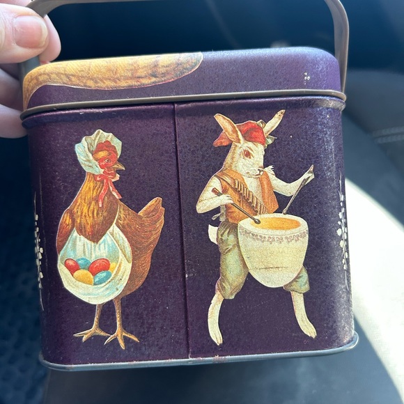 Vintage 1984 A Happy Eastertide Easter Bunny Cookie Tin Can rust crusty - Picture 2 of 8